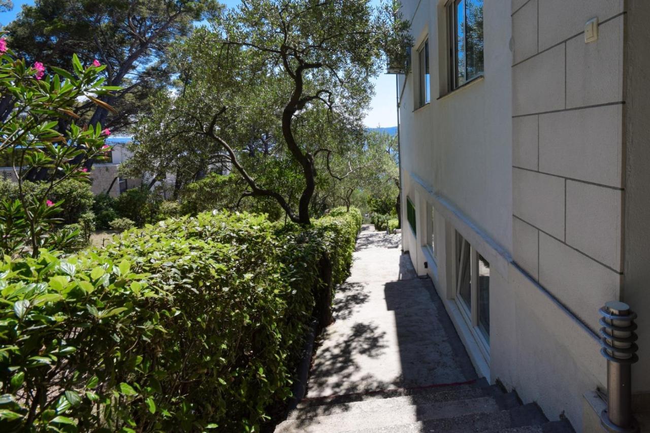 Marios Apartment Brela Exterior photo